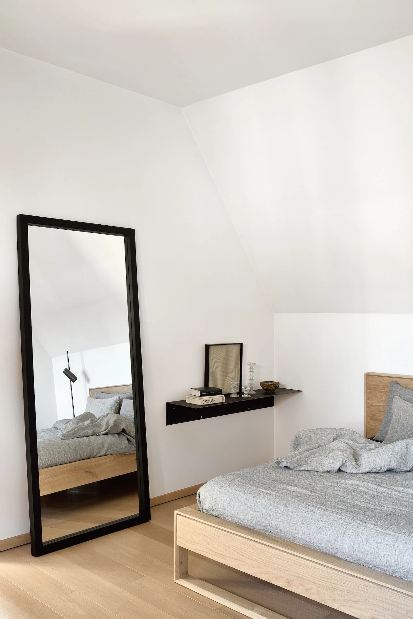 Copenhagen Bed - Oak 5 Copenhagen Bed - Oak - Image 5