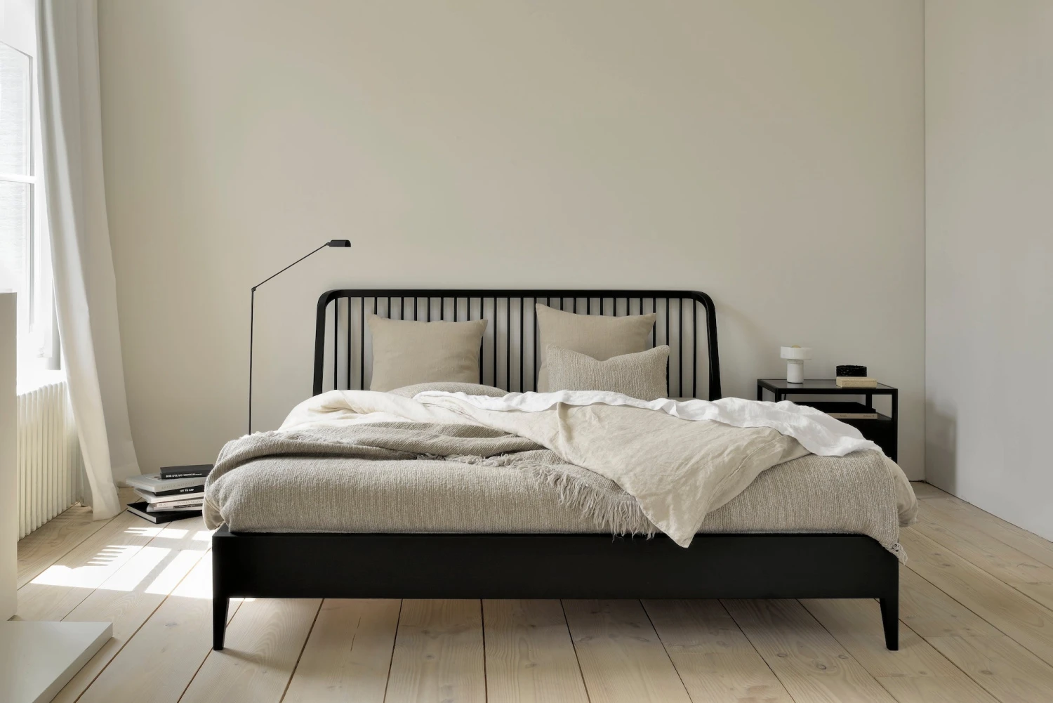 Mendocino Bed - Black Oak - Image 2