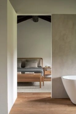 Bok Bench - White Oak -Saffron + Poe 51245 Spindle bedside table 51246 51247 51248 51249 Spindle bed 51530 51531 51532 51533 Bok bench 2 Saffron and Poe Ethnicraft