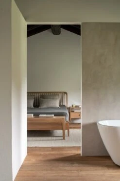 Mendocino Bed - White Oak -Saffron + Poe 51245 Spindle bedside table 51246 51247 51248 51249 Spindle bed 51530 51531 51532 51533 Bok bench 2 Saffron and Poe Ethnicraft 8ac6c664 1b02 4323 8018 80749d3769b6