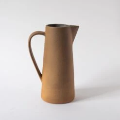 Tall Pitcher -Saffron + Poe Al centro agost2022 231