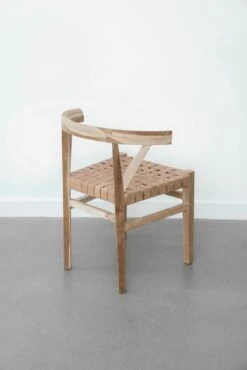 Woven Leather Wishbone Dining Chair 15 Woven Leather Wishbone Dining Chair -Saffron + Poe Back Curved Back Woven Leather Dining Chair