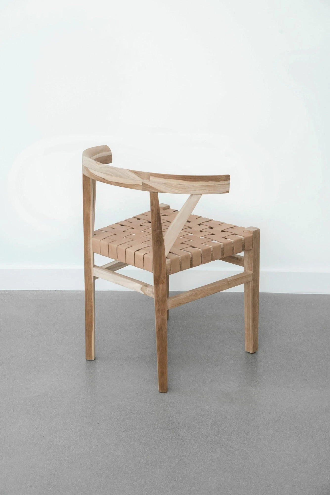 Woven Leather Wishbone Dining Chair - Second Quality 5 Woven Leather Wishbone Dining Chair - Second Quality - Image 5