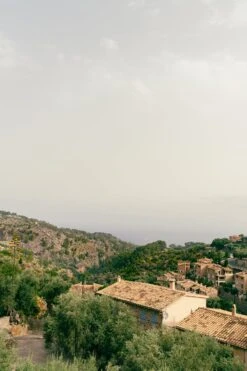 Deai Rooftops -Saffron + Poe DeaiRooftops photo mika street saffron and poe