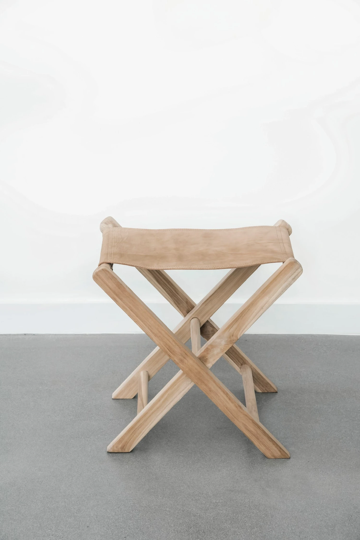 Leather Folding Stool - Second Quality 3 Leather Folding Stool - Second Quality - Image 3