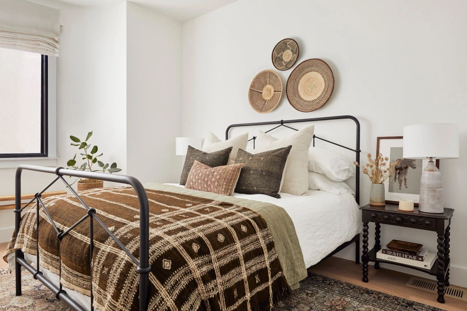 Ilala Palm Wall Baskets No. 31 4 Ilala Palm Wall Baskets No. 31 - Image 4