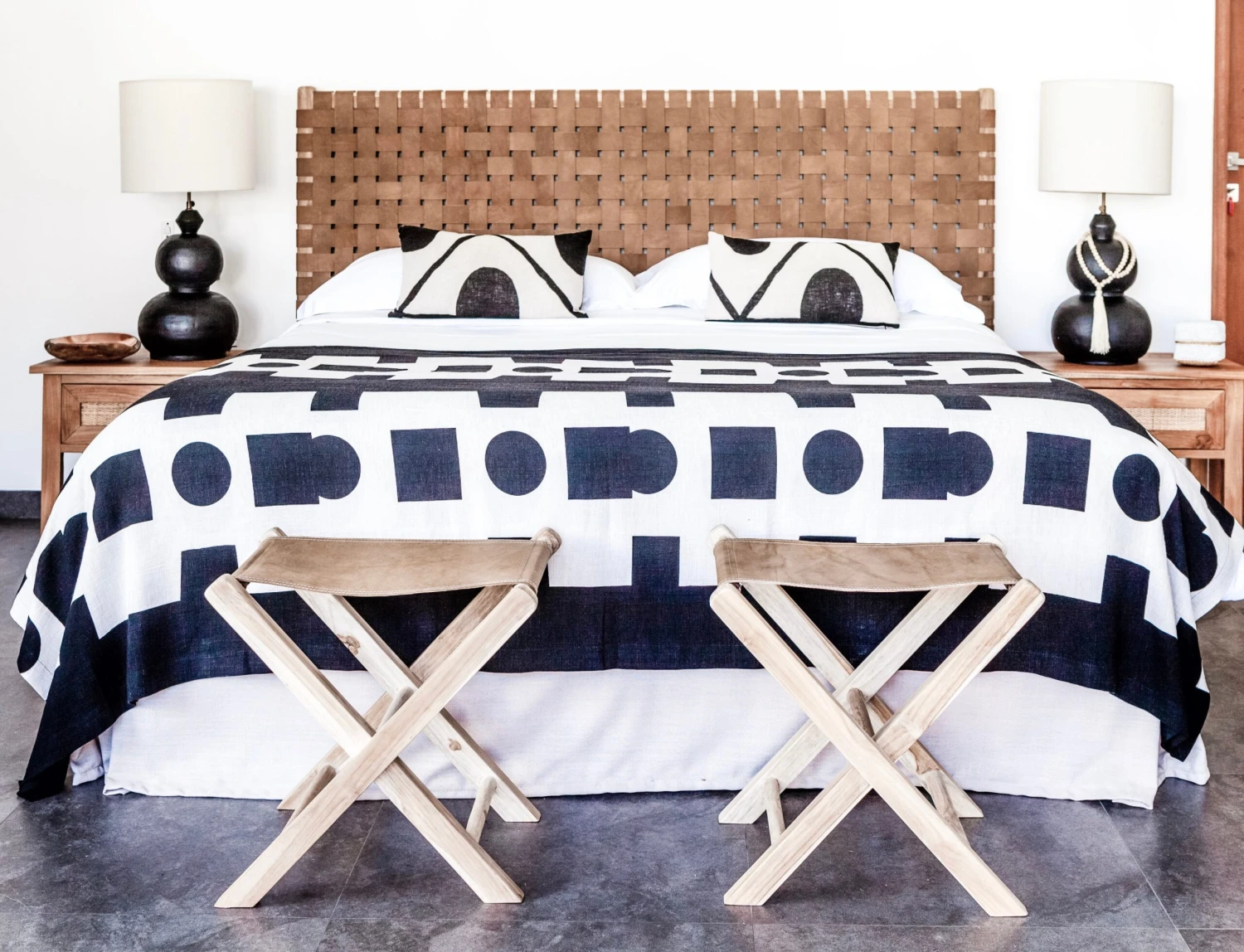 Leather Folding Stool - Second Quality 8 Leather Folding Stool - Second Quality - Image 8