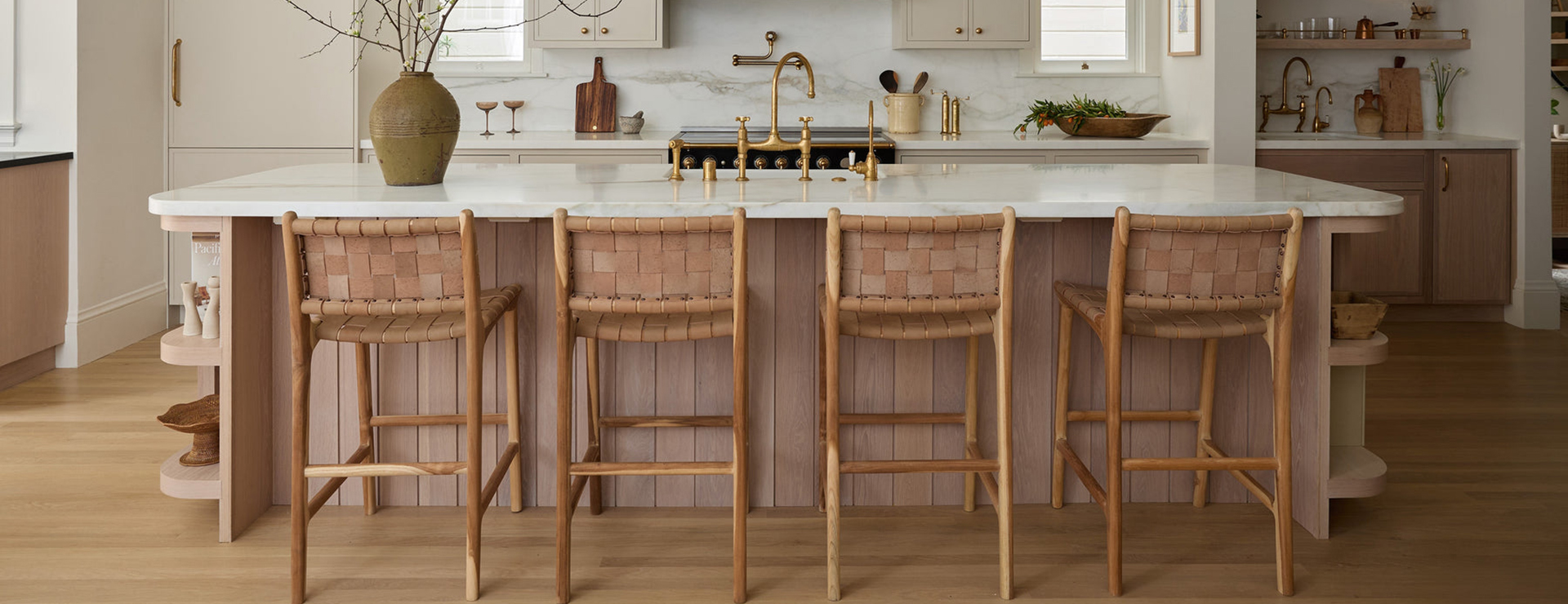 Saffron + Poe 1 Saffron + Poe -Saffron + Poe Saffron Poe Noe 20 2 776c74a8 4f14 4c64 a4b8